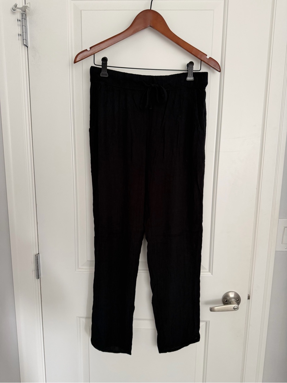 Black Relaxed Drawstring Pants - Women
